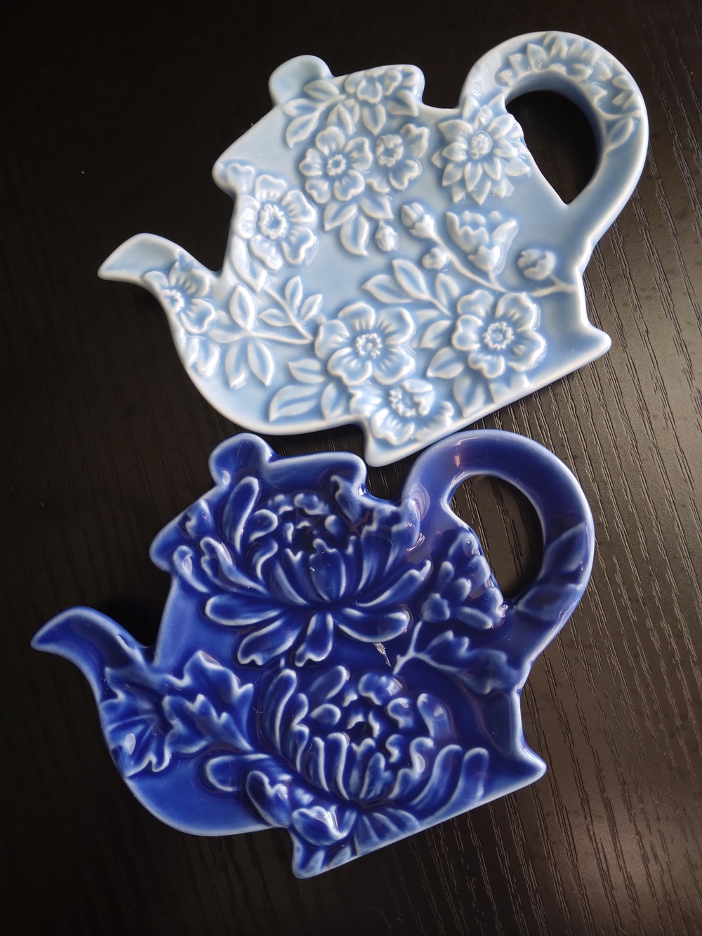 Grasslands Road Blue Ceramic Teabag Holders Floral Tea Pot Design